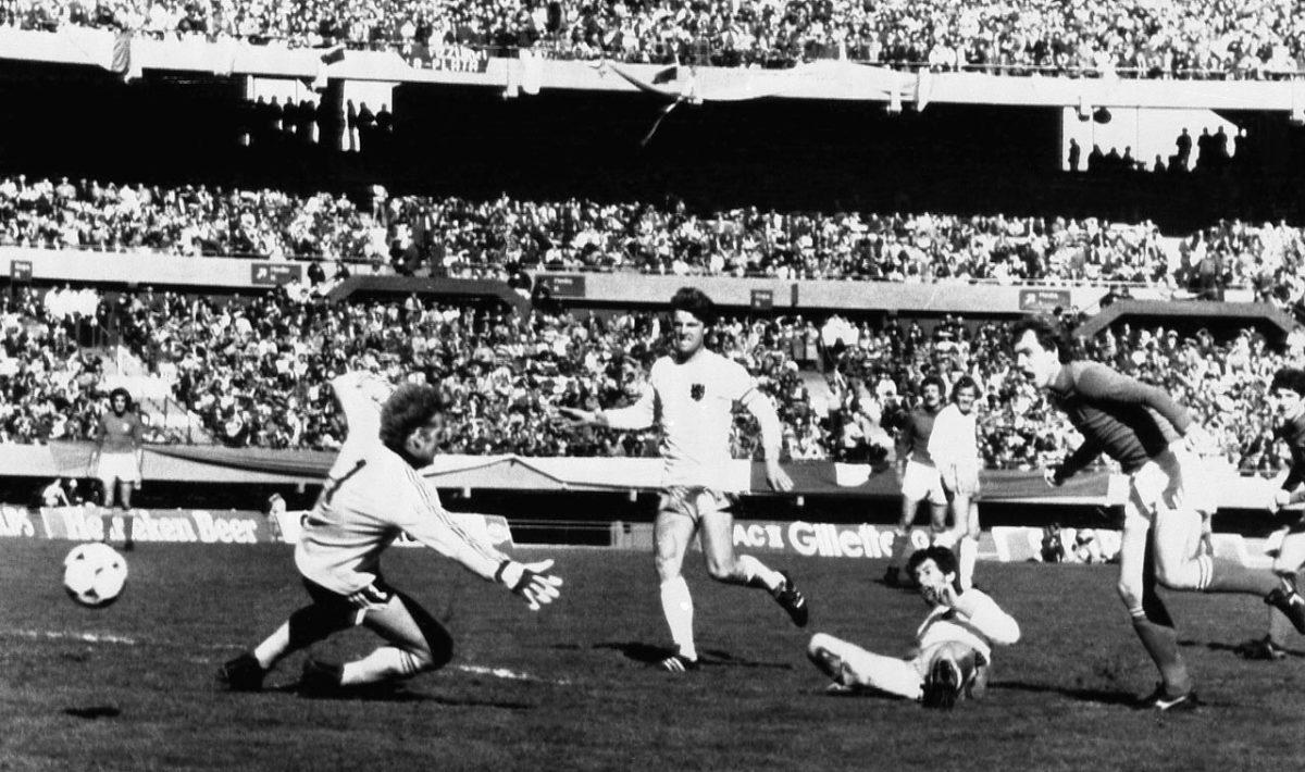 1978-ernie-brandts-piet-schrijvers-roberto-bettega.jpg